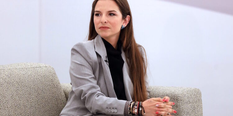 Εριέττα Κούρκουλου Λάτση: Καβγάς με Ισραηλινούς που έβρεχαν γάτες στην Κεφαλονιά – «Πηγαίντε πίσω στη χώρα σας»