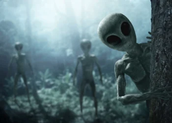 Υπάρχουν εξωγήινοι; – Η απάντηση αστροβιολόγου της NASA