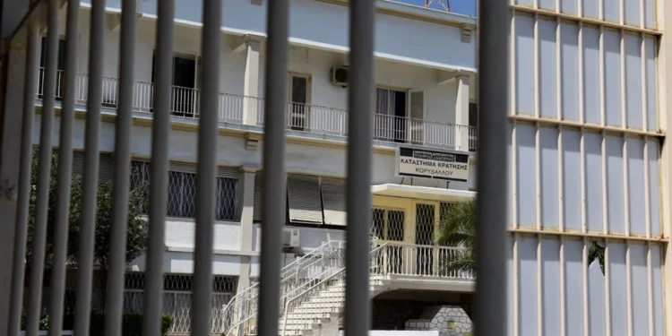 Έφοδος του «ελληνικού FBI» στις φυλακές Κορυδαλλού