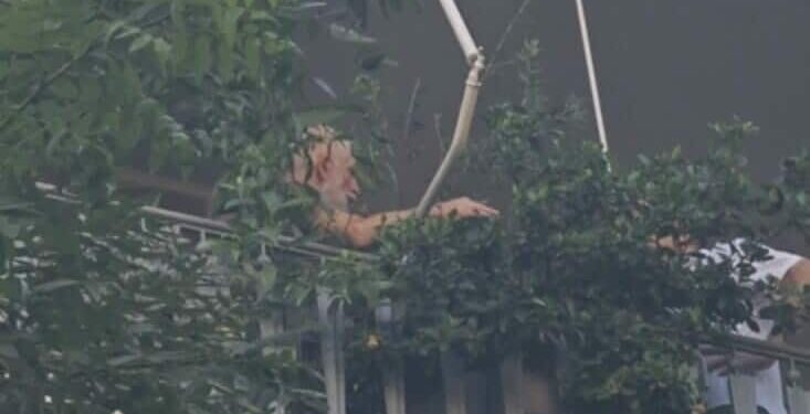 Κάηκε το διαμέρισμα του Πέτρου Φιλιππίδη στην Πατησίων – Καλά στην υγεία του ο ηθοποιός που βρισκόταν μέσα