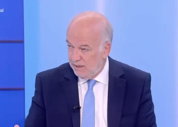 Φλωρίδης: Δεν μπορεί να συμπεριφέρεται έτσι ο Ανδρουλάκης ενώ το ΠΑΣΟΚ έχει κυβερνήσει 25 χρόνια – Τρύπησαν τον ΟΠΕΚΕΠΕ από 10 μεριές