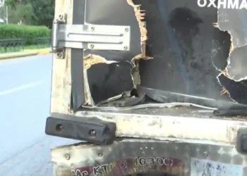 Τροχαίο στην Καλλιθέα: Νεκρός αστυνομικός που έπεσε με την μηχανή του σε σταθμευμένο φορτηγό