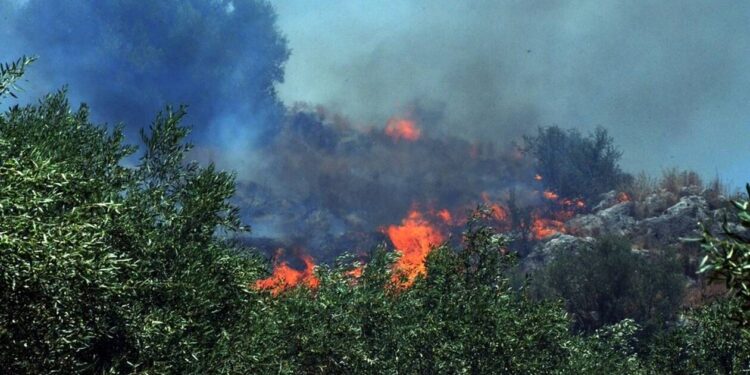 Φωτιά τώρα στο Ηράκλειο Κρήτης