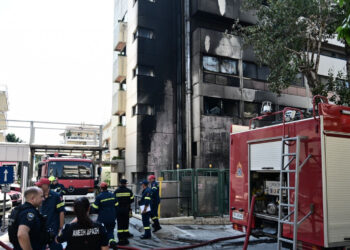 Φωτιά στο Metropolitan General: 60 ασθενείς μεταφέρθηκαν σε άλλα νοσοκομεία – Η έκταση των ζημιών