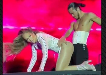 Σάλος σε συναυλία της Τζένιφερ Λόπεζ: Οι κινήσεις με τους χορευτές επί σκηνής που παρέπεμπαν σε… σεξ, δείτε βίντεο