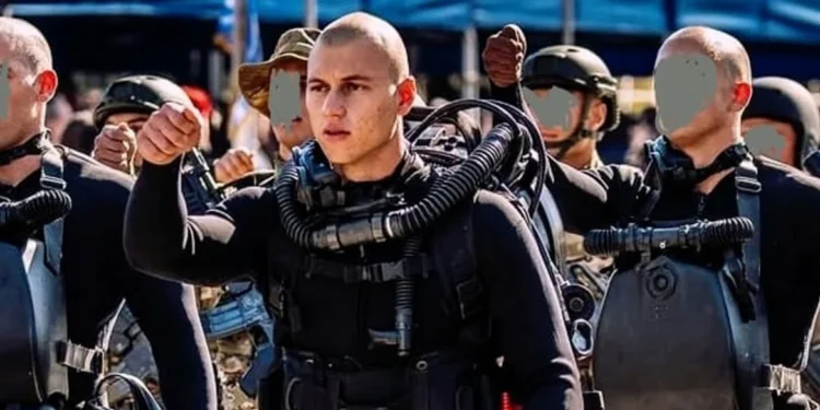 «Το παιδί μας δολοφονήθηκε από καψόνι στην πισίνα» λένε οι γονείς του 21χρονου OYKα που πέθανε σε άσκηση στον Σκαραμαγκά το 2024