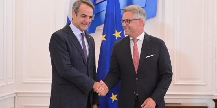 Μητσοτάκης: Σημαντική η πίεση στην Κρήτη, να αναλάβει δράση η Λιβύη – Επίτροπος Μετανάστευσης: Είμαστε ευγνώμονες για τη φύλαξη των ευρωπαϊκών συνόρων