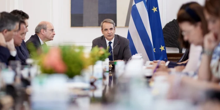 ΟΠΕΚΕΠΕ: Κυβερνητική επιχείρηση απεγκλωβισμού με προαναγγελία διεκδίκησης παράνομων επιχορηγήσεων