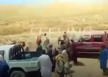 Το ανατριχιαστικό έγκλημα τιμής έγινε γνωστό από τα social media: Οργή για το viral βίντεο με τη δολοφονία ζευγαριού στην έρημο