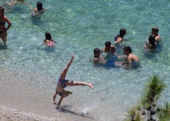 Στους 42°C η θερμοκρασία την Τρίτη και την Τετάρτη – Επικαιροποιήθηκε το έκτακτο δελτίο της ΕΜΥ