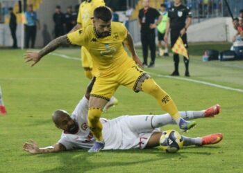 Άρης: Σκύλος δάγκωσε τον Κάρλες Πέρεθ – Σοβαρή η κατάστασή του