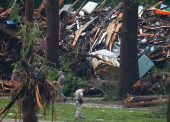 Γιατί οι φονικές πλημμύρες έπιασαν απροετοίμαστο το Τέξας – Πυρά κατά αξιωματούχων μετά τον θάνατο 82 ατόμων