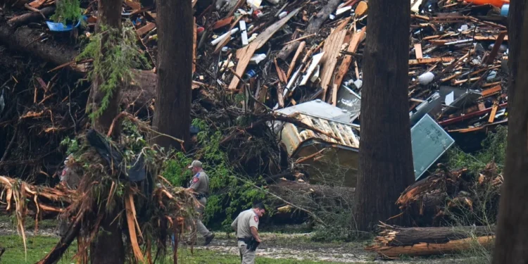 Γιατί οι φονικές πλημμύρες έπιασαν απροετοίμαστο το Τέξας – Πυρά κατά αξιωματούχων μετά τον θάνατο 82 ατόμων