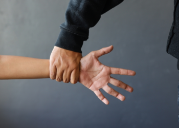 Χερσόνησος: Έλληνα βίασε άγρια 28χρονο Γάλλο τουρίστα