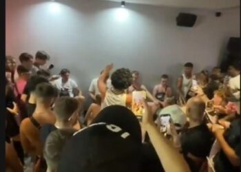 Ζάκυνθος: Τα ακατονόμαστα όργια στοματικού έρωτα τουριστών είχαν εξευτελιστικό έπαθλο