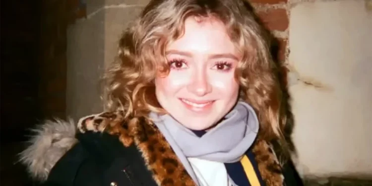 Το σοκ πίσω από τον θάνατο της 23χρονης Παλόμα – Έκανε πέντε κλύσματα καφέ την ημέρα αντί για χημειοθεραπεία