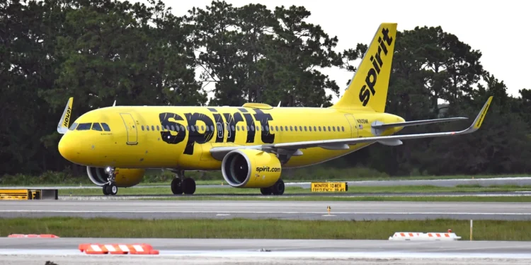 «Βάρεσε κανόνι» η αμερικανική Spirit Airlines: Οικονομική «συντριβή» και νέο αίτημα πτώχευσης