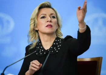 Ζαχάροβα για την επικείμενη συνδιάσκεψη της συμμαχίας των προθύμων: «Μην ξεχάσετε τις χαρτοπετσέτες και τη ζάχαρη»