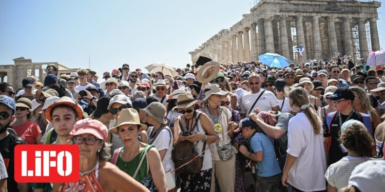 Αντιδράσεις για τον υπερτουρισμό σε ιστορικές συνοικίες της Αθήνας