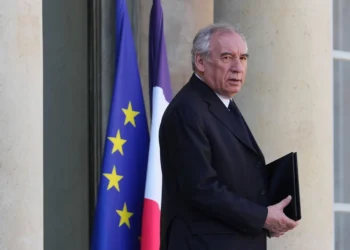 Σε πολιτικό αδιέξοδο οδεύει και πάλι η Γαλλία υπό το βλέμμα των αγορών – Σε περιπέτεια τα γαλλικά ομόλογα και οι μετοχές
