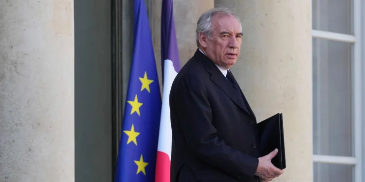 Σε πολιτικό αδιέξοδο οδεύει και πάλι η Γαλλία υπό το βλέμμα των αγορών – Σε περιπέτεια τα γαλλικά ομόλογα και οι μετοχές