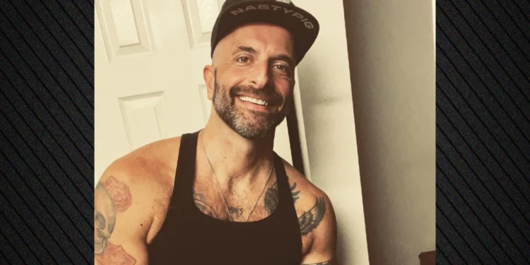 «Αρκετά πια!»: Ο ελληνικής καταγωγής επικεφαλής εμβολιασμών στις ΗΠΑ παραιτείται και κατακεραυνώνει τον Κένεντι Τζούνιορ