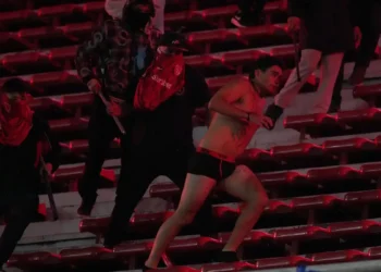 Χάος στο Ιντεπεντιέντε – Ουνιβερσιδάδ: Aιματηρά επεισόδια μεταξύ οπαδών και αναφορές για τρεις νεκρούς