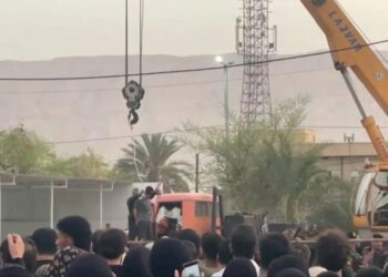 Ιράν: Η σοκαριστική στιγμή δημόσιας εκτέλεσης δια απαγχονισμού μπροστά σε ενθουσιασμένο πλήθος