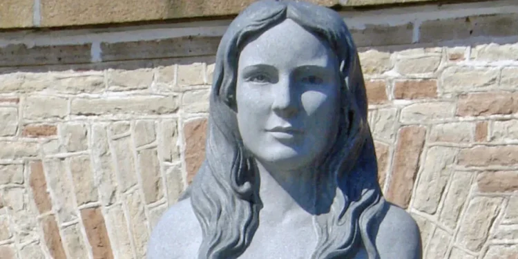 Σάλος στη Δανία με «πορνογραφικό» άγαλμα γοργόνας στην Κοπεγχάγη -Οι Αρχές θέλουν να το ξηλώσουν