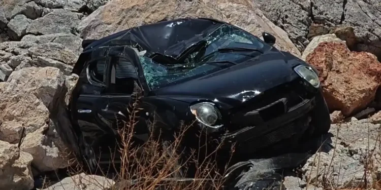 Αυτοκίνητο έπεσε στον γκρεμό στην Αθηνών – Σουνίου: Στο νοσοκομείο η 60χρονη οδηγός