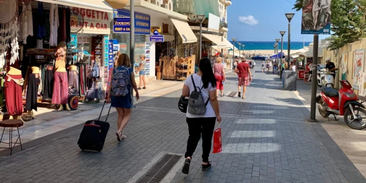 Ηράκλειο: Επιχειρηματίας πήρε χρήματα από Ισραηλινούς τουρίστες για να τους κάνει εκδρομή και εξαφανίστηκε