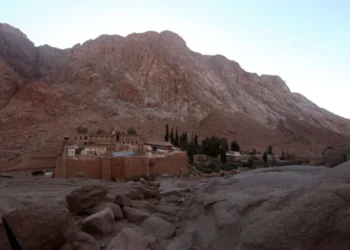 Νέα ένταση στη Μονή Σινά: Πραξικοπηματίες μοναχοί προσπάθησαν να σπάσουν την πόρτα και να καταλάβουν το μοναστήρι