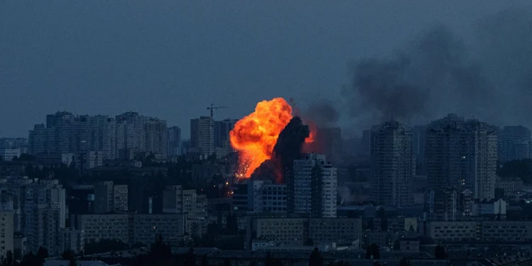 Νύχτα τρόμου στην Ουκρανία: 598 drones, 31 πύραυλοι και αρκετοί νεκροί στο Κίεβο – Δείτε βίντεο