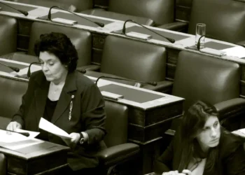Στη Βουλή η μήνυση της Ζωής Κωνσταντοπούλου κατά της Λιάνας Κανέλλη: «Πολιτική δίωξη που θα πέσει στο κενό», λέει το ΚΚΕ
