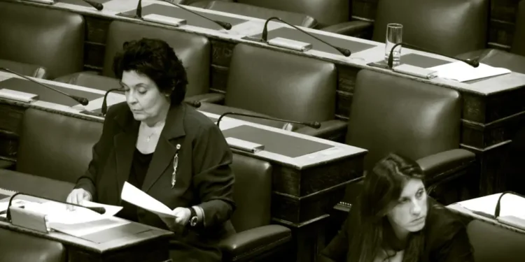 Στη Βουλή η μήνυση της Ζωής Κωνσταντοπούλου κατά της Λιάνας Κανέλλη: «Πολιτική δίωξη που θα πέσει στο κενό», λέει το ΚΚΕ