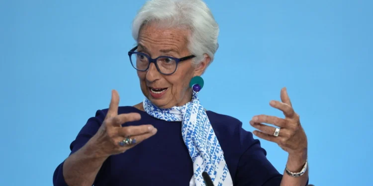 Η οικονομία της Ευρώπης δεν θα αναπτυχθεί χωρίς μετανάστες, προειδοποιεί η Λαγκάρντ