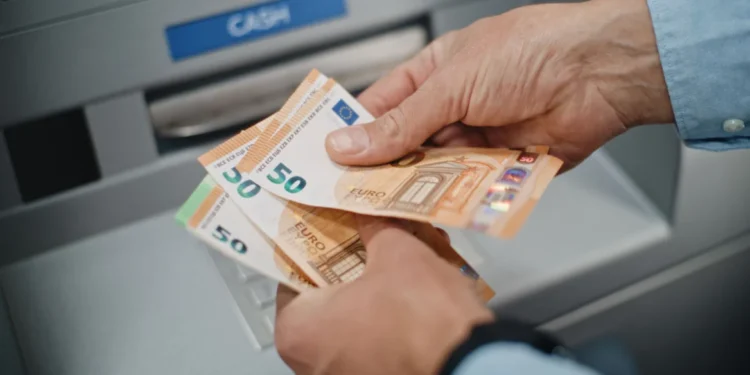 Τράπεζες: Τέλος οι χρεώσεις μέσω ΔΙΑΣ στα ΑΤΜ από 11 Αυγούστου – Δείτε αναλυτικά τι θα ισχύει
