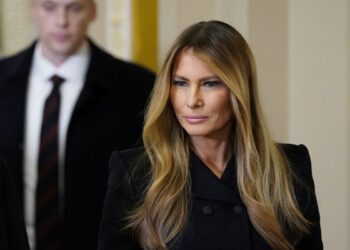 Η Μελάνια Τραμπ έδωσε επιστολή στον Βλαντιμίρ Πούτιν για τις απαγωγές παιδιών στην Ουκρανία