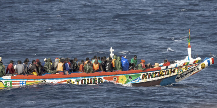 Ισπανία: Ντόπιοι παίρνουν στο κυνήγι μετανάστες που μόλις έφτασαν σε παραλία στη Γρανάδα