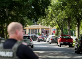 Πυροβολισμοί σε καθολικό σχολείο στη Μινεσότα: 3 νεκροί μεταξύ των οποίων και ο δράστης – Ο Τραμπ ενημερώθηκε για την τραγική επίθεση