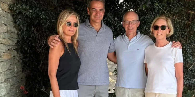 Ο Μητσοτάκης φιλοξένησε τον πρωθυπουργό του Λουξεμβούργου – Δείτε φωτογραφίες