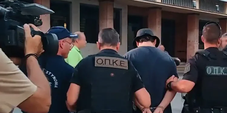 Πάτρα: «Μπράβο λεβέντη μου» φώναζαν στον 25χρονο που κατηγορείται για τη φωτιά στην περιοχή του γηροκομείου