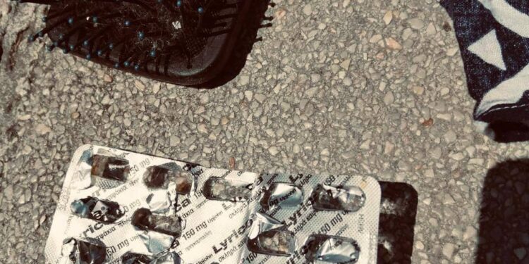 Παλαιό Φάληρο: Το μυστήριο με τα χάπια, η βούρτσα και οι κηλίδες αίματος στα ρούχα που άφησε η μητέρα της μικρής Τζένα στη σακούλα