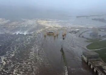 Σεισμός στη Ρωσία: Το τσουνάμι έπληξε τη βάση πυρηνικών υποβρυχίων του Πούτιν