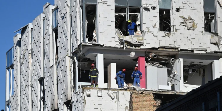 Πόλεμος στην Ουκρανία: «Ο Πούτιν δεν θέλει ειρήνη, σκοτώνει παιδιά και αμάχους» – Σφοδρές αντιδράσεις από ΕΕ και Βρετανία