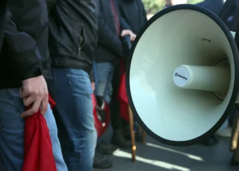 24ωρη πανελλαδική απεργία την Τετάρτη 1/10 – Πώς θα κινηθούν τα ΜΜΜ και τι θα γίνει με τα ταξί;