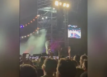 Ο Αργυρός σταμάτησε τη συναυλία για να δει τον αγώνα της Εθνικής με τη Λιθουανία στο Eurobasket