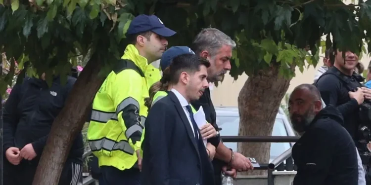 Βασίλης Μπισμπίκης: Πήρε αναβολή για τις 8 Οκτωβρίου – «Δεν άφησε κανένα σημείωμα» λέει κάτοικος για τον ηθοποιό που προκάλεσε το τροχαίο και έφυγε