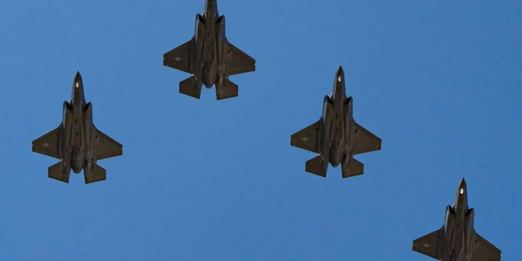 Η Πολωνία απογείωσε εσπευσμένα μαχητικά αεροσκάφη – Μαζική επίθεση της Ρωσίας στην Ουκρανία