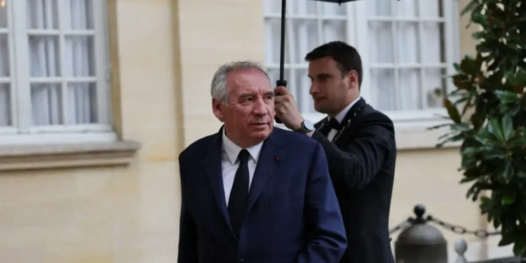 Γαλλία – Ποιος θα διαδεχθεί τον Μπαϊρού: Το φαβορί Λεκορνού, ο τεχνοκράτης Λομπάρ και ο φιλόδοξος Νταρμανέν